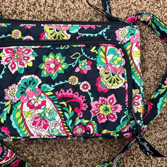 Vera Bradley Crossbody purse - Picture 2 of 6